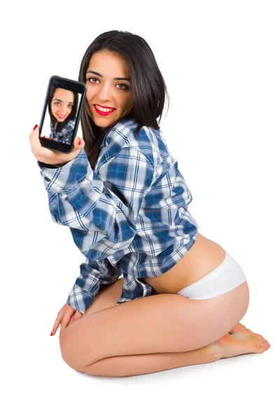 Brünette Dame macht Selfies — Stockfoto