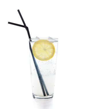 Taze yapılmış cin tonik