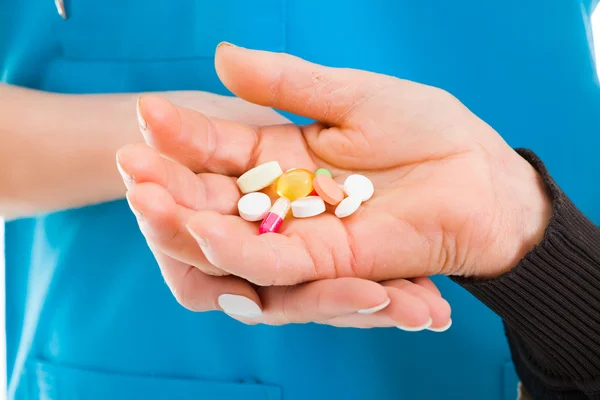 Medicamentos prescritos e produtos farmacêuticos — Fotografia de Stock