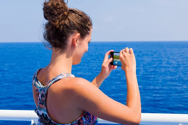 Woman taking photos of events and landmarks — Stock Photo, Image