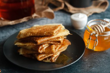 Tabakta nefis krepler. Ballı krep.