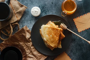 Tabakta nefis krepler. Ballı krep.