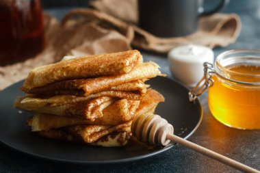 Tabakta nefis krepler. Ballı krep.