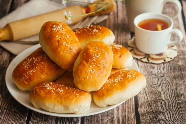 Kuchen Mit Zwiebeln Und Eiern Russisches Nationalgericht Leckere Kuchen Auf — Stockfoto