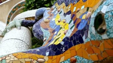 Antoni Gaudi's Park Guell seramik karolar ile ayrıntılar, Barselona, İspanya