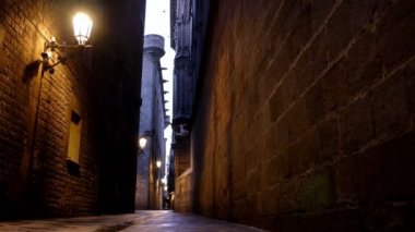 Barselona Gothic quarter, gece, sokak dolly