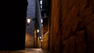 Barselona Gothic quarter, gece, sokak dolly
