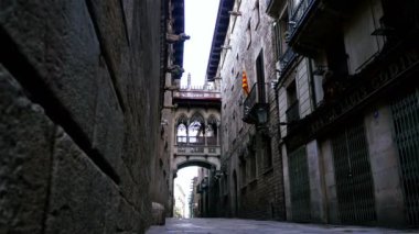 Sokak Barselona Gothic Mahallesi'nin boş, dolly