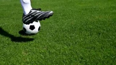 Defender'ı, ağır çekim önlemek için hile yapma futbolcu