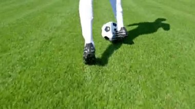 Top futbol sahasında lider futbolcu