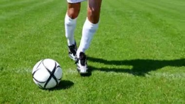 Defender'ı önlemek için hile yapma futbolcu