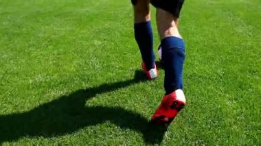 Defender'ı, ağır çekim önlemek için hile yapma futbolcu