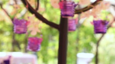 Mor mumlarla düğün dekorasyon