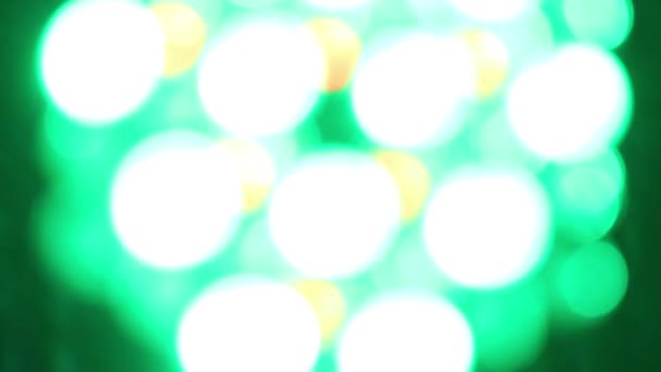 Fond de lumières floues colorées en pub ou discothèque 