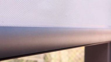 Dekoratif koruyucu ekran pencere üzerinde