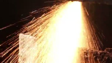 ağır sanayi - endüstriyel lazer metal sac kesim.