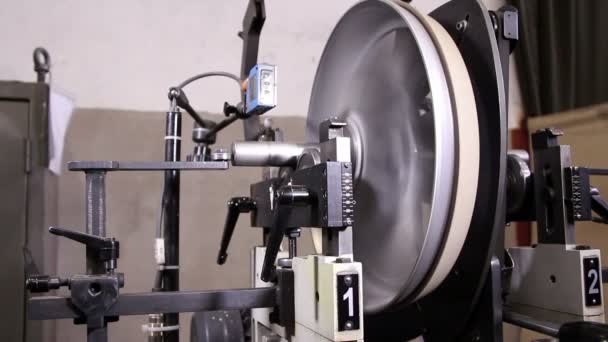 Industri berat - penyeimbangan rotor — Stok Video