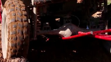 Aşırı tanınmaz halde araba yolun kapalı