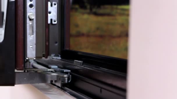 Sluiting van High-Tech Pvc profiel window systeem — Stockvideo