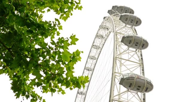 REINO UNIDO, LONDRES - 14 de junio de 2015: La Rueda del Milenio, London Eye, cámara debajo de ella — Vídeo de stock