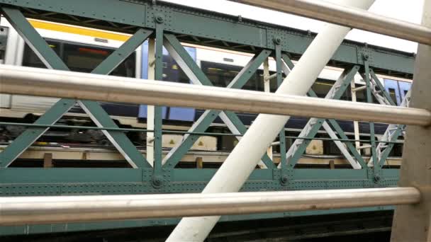 Train moving on a bridge over river Thames, London, United Kingdom — Stock Video