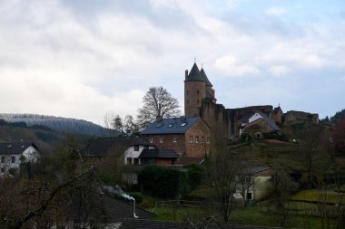 Soğuk yeşil Eifel manzarası Ocak 'ta çekildi.