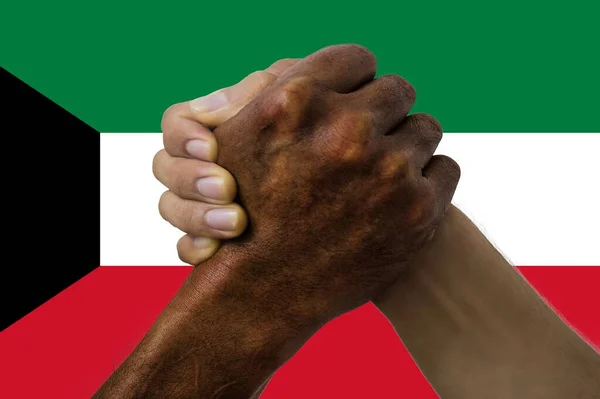 Прапор Кувейту Інтернування Багатокультурної Групи Молодих Людей — стокове фото
