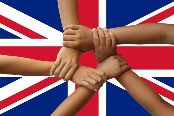 Ηνωμένο Βασίλειο Σημαία Ενσωμάτωση Μιας Πολυπολιτισμικής Ομάδας Νέων — Φωτογραφία Αρχείου