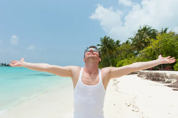 Man with open arms — Stock Photo, Image