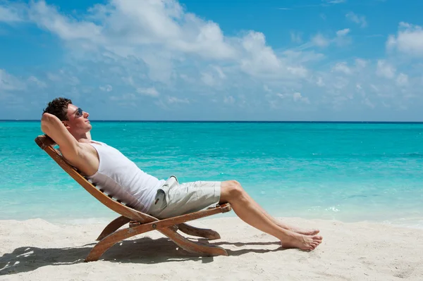 Hombre tomando el sol —  Fotos de Stock