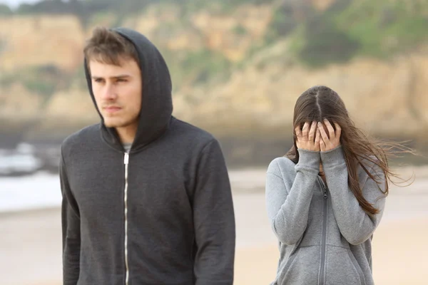 Teenager couple breaking up — Stock Photo, Image