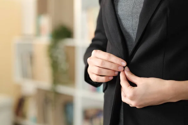 Close Executive Hand Dressing Fastening Button Suit Home — Stock Photo, Image