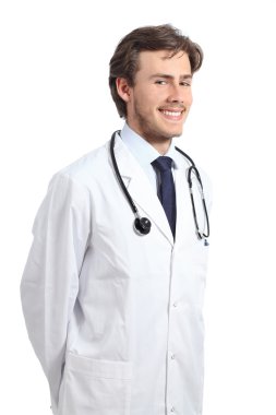 Genç doktor adam mutlu poz