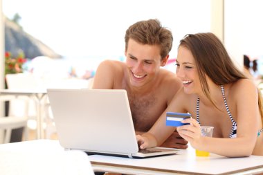 Çift tatil günlerinde online satın alma