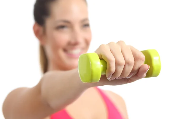 Primer plano de una mujer fitness haciendo ejercicio haciendo pesas — Foto de Stock