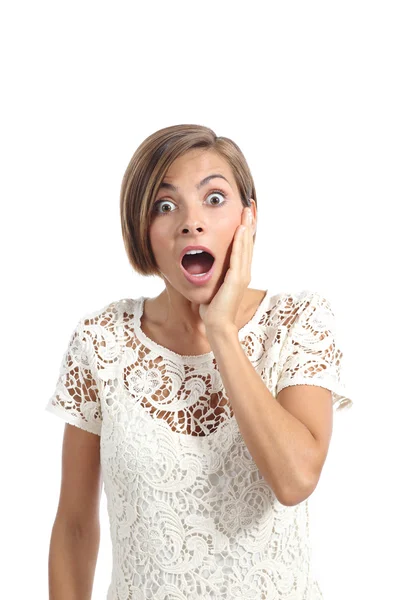 Mujer sorprendida o sorprendida con una mano en la cara expresando wow —  Fotos de Stock