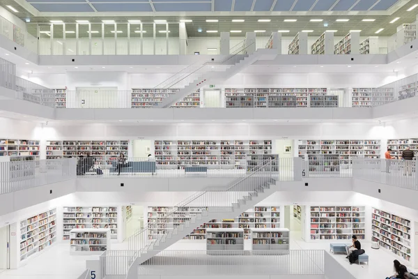 Interno della futuristica Biblioteca in bianco . — Foto Stock