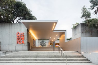 Oakland Sanat Müzesi Giriş Merdiveni 