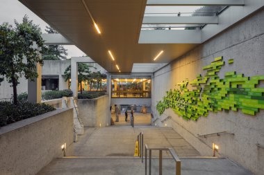 Oakland Sanat Müzesi içindeki merdiven