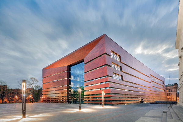 Поразительно легкий экстерьер Nardowe Forum Musyki Wroclaw (Nati
