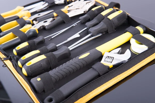 Kit de herramientas negro y amarillo —  Fotos de Stock