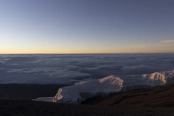 Top van de kilimanjaro — Stockfoto