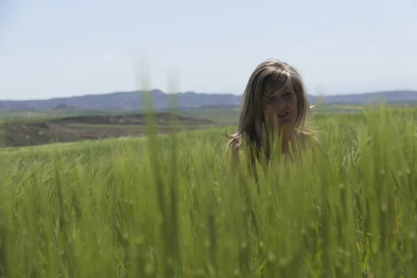 Ragazza nel deserto — Foto Stock