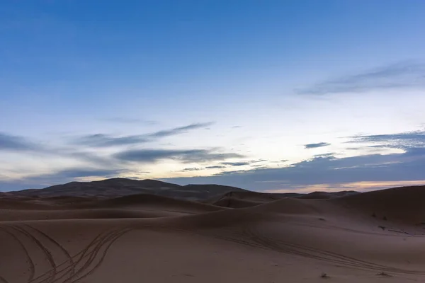 Sahara Çölünde Gün Batımında Manzara — Stok fotoğraf