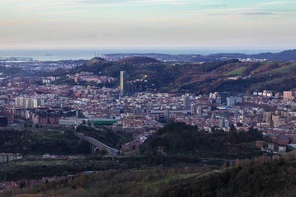 Panoramisch Uitzicht Stad Bilbao Het Noorden Van Spanje Bij Zonsondergang — Stockfoto