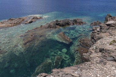 Kuzey İspanya 'da Costa Bravo plajında açık bir yaz gününde