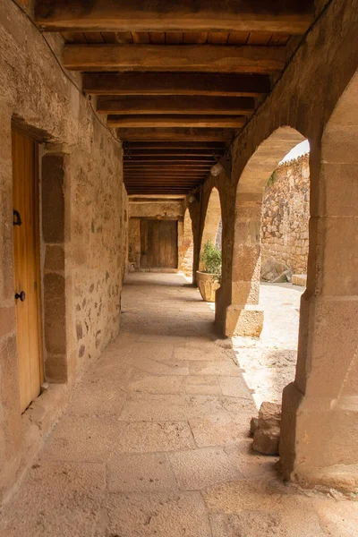 Girona Ilinin Dağlarındaki Ortaçağ Köyü — Stok fotoğraf