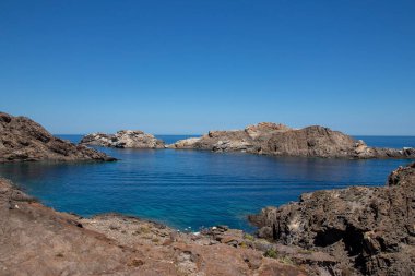 Cap de Creus manzarası güneşli bir yaz günü