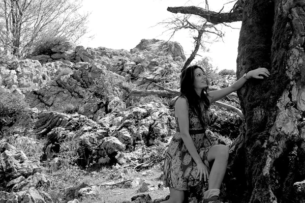 Girl in nature — Stock Photo, Image