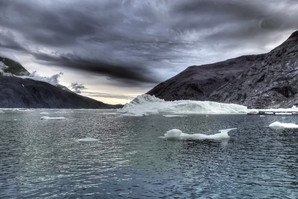 Iceberg no mar — Fotografia de Stock
